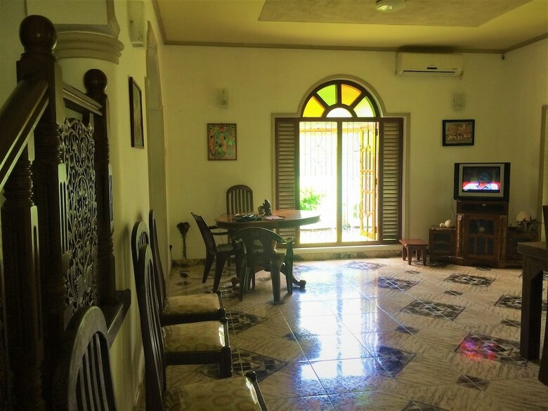 Villa Three Shades