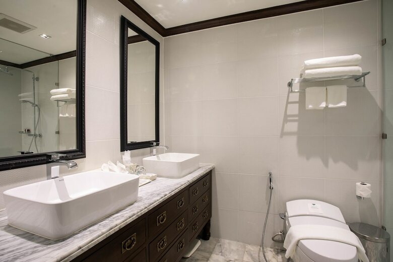 Hotel The Bridge An Eclectic Luxotel Chiangmai