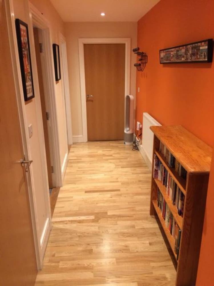 2 Bedroom Apartment Near The Oval Sleeps 4