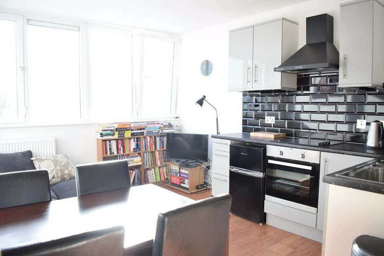 1 Bedroom Apartment Opposite Shoreditch Park
