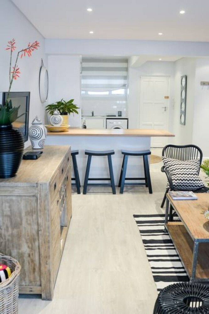 2 Bedroom Apartment Near Sea Point
