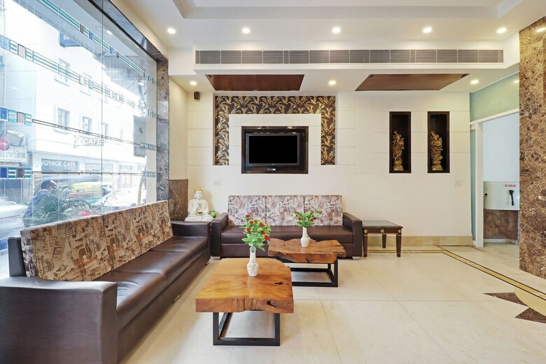 Capital O 2242 Hotel Yuvraj Deluxe