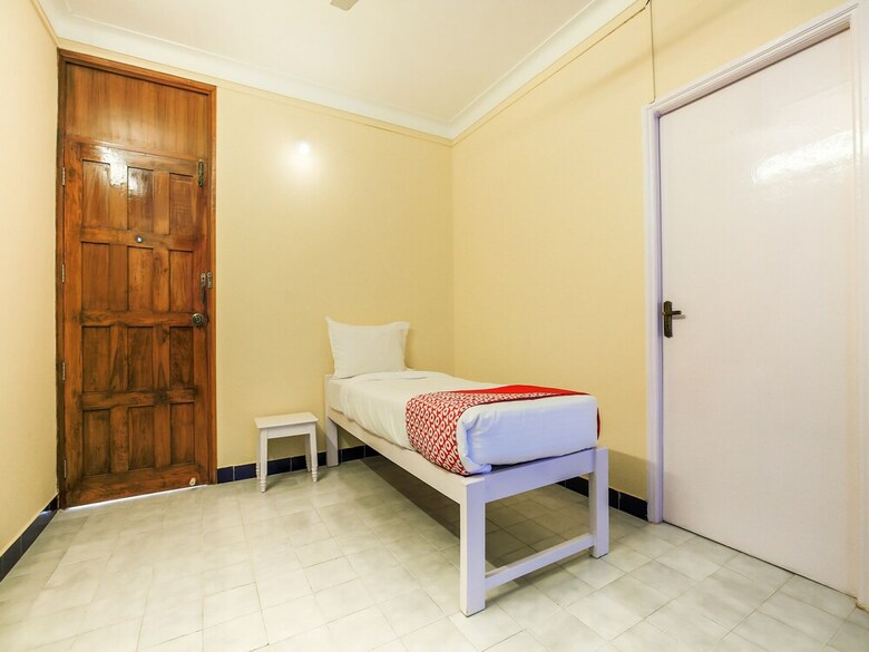 Hotel Oyo 776 Royal Heritage