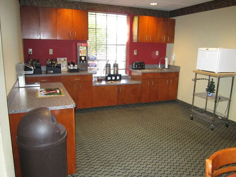 Hotel Country Hearth Inn & Suites