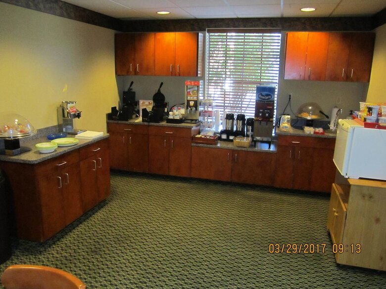 Hotel Country Hearth Inn & Suites