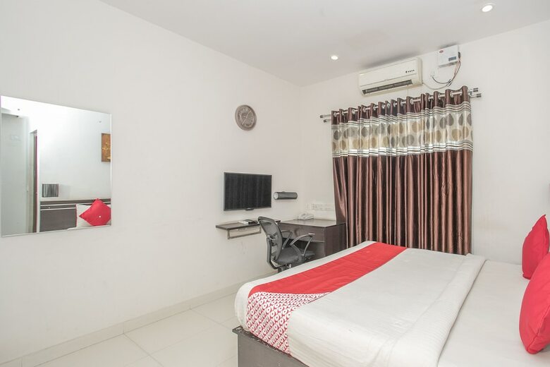 Hotel Oyo 24093 Kp Suits