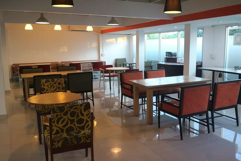 Hotel Floral Shire Resort