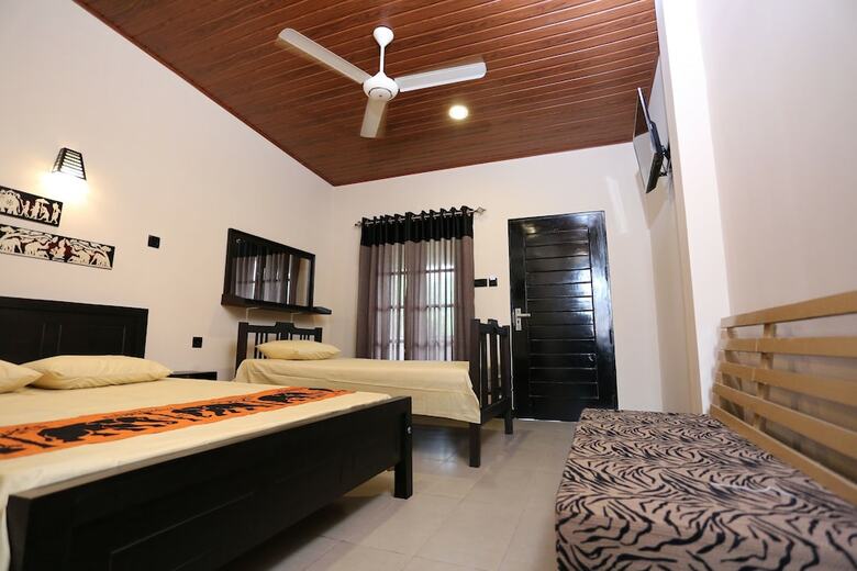 Bed & Breakfast Edwin's Air-port Stay