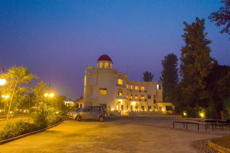 Hotel Aranya The Kanan
