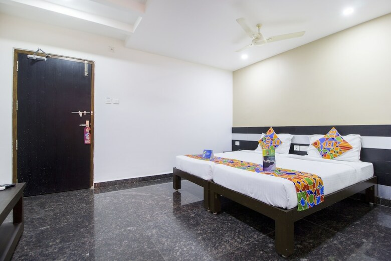 Hotel Fabexpress Gokul House