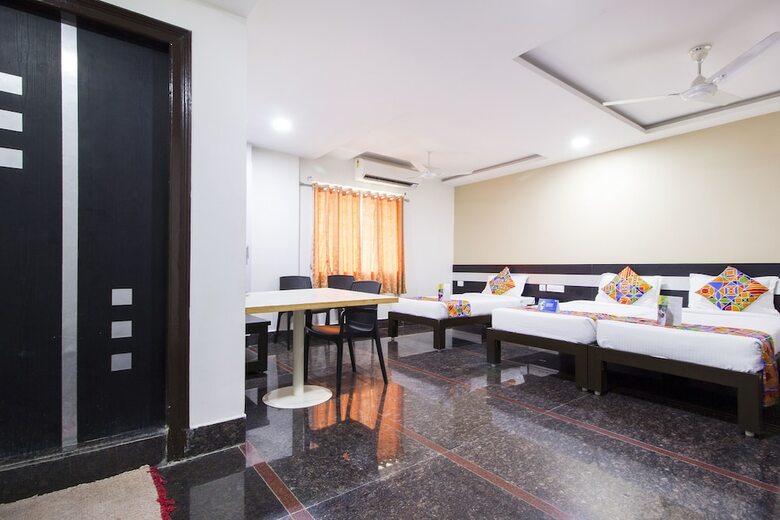Hotel Fabexpress Gokul House