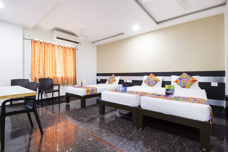 Hotel Fabexpress Gokul House