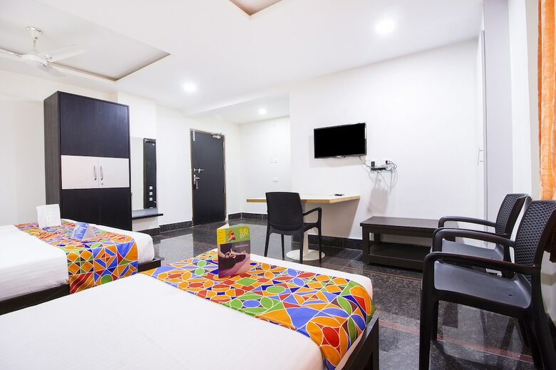 Hotel Fabexpress Gokul House
