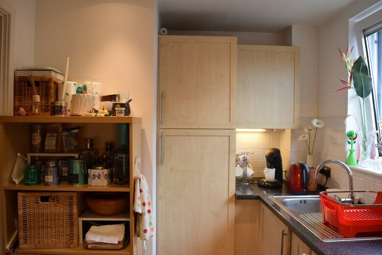 1 Bedroom Apartment In Surrey Quays