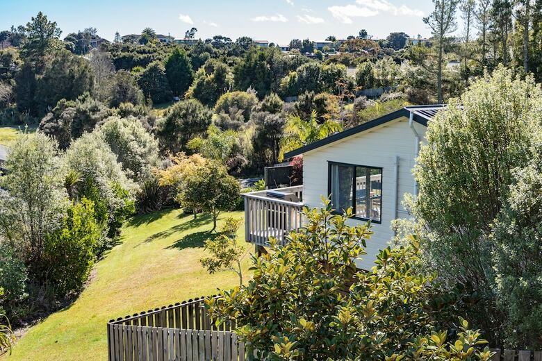 Sunseeker Cottages Motel