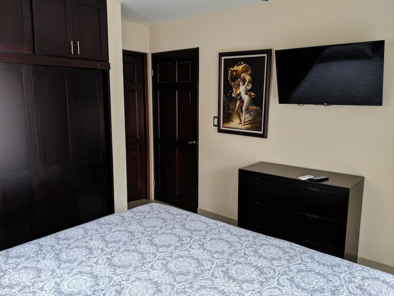 Hotel Suites Merlyn Aeropuerto