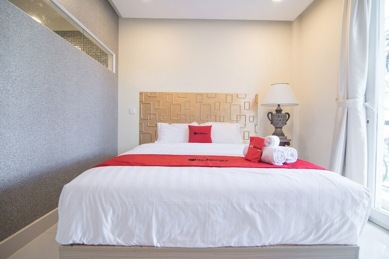 Hotel Reddoorz Plus Near Secc 2�
