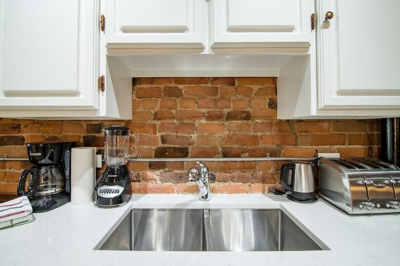 Apartamentos 1858 Upscale Lofts In Old Montreal By Nuage