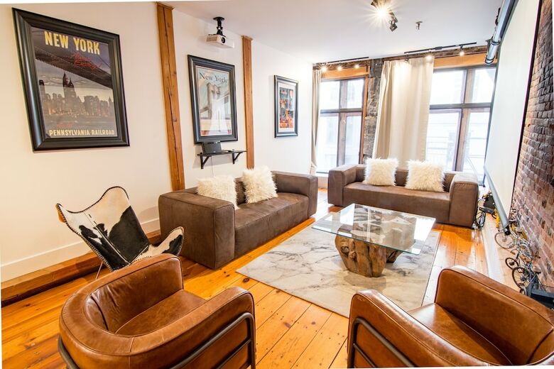 Apartamentos 1858 Upscale Lofts In Old Montreal By Nuage
