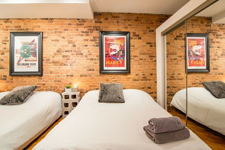 Apartamentos 1858 Upscale Lofts In Old Montreal By Nuage