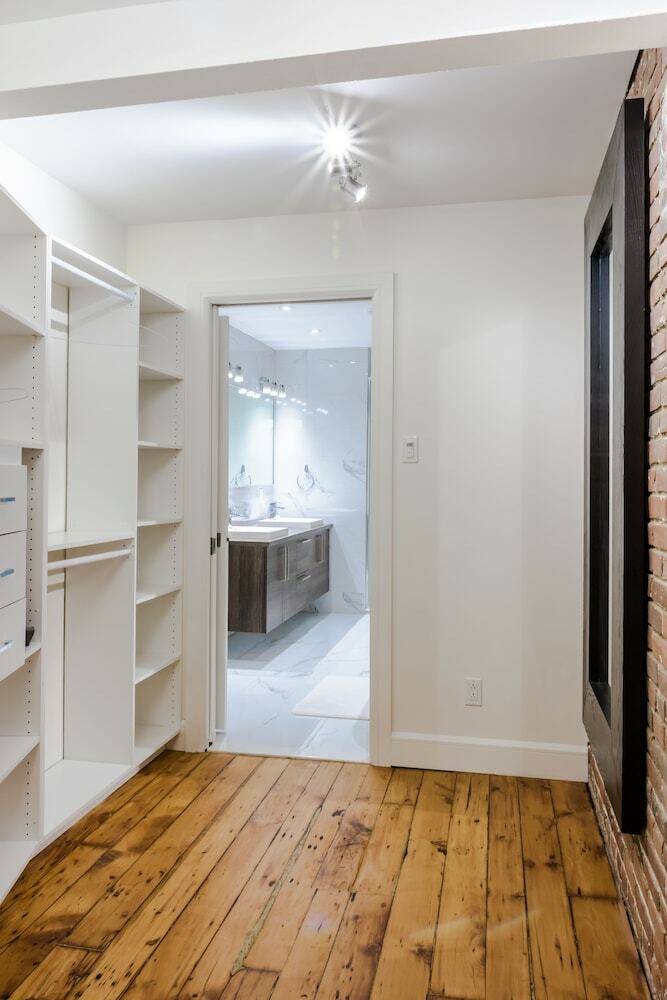 Apartamentos 1858 Upscale Lofts In Old Montreal By Nuage