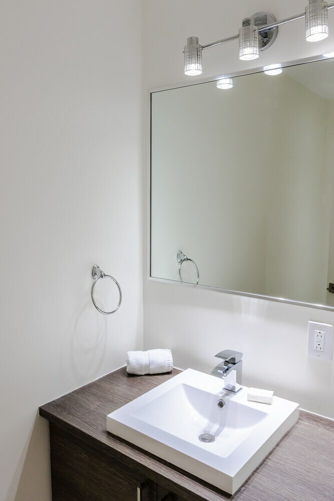 Apartamentos 1858 Upscale Lofts In Old Montreal By Nuage