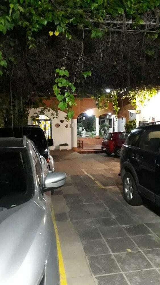 Hostal Residencial Leones de Castilla