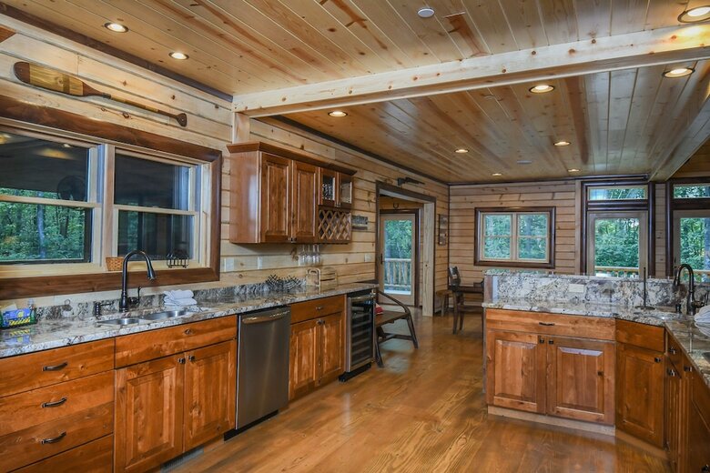 Cabana Hemlock Hideaway 6 Bedroom House