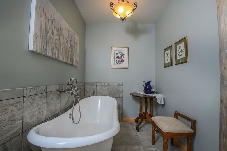 Boulder House 6 Bedroom House