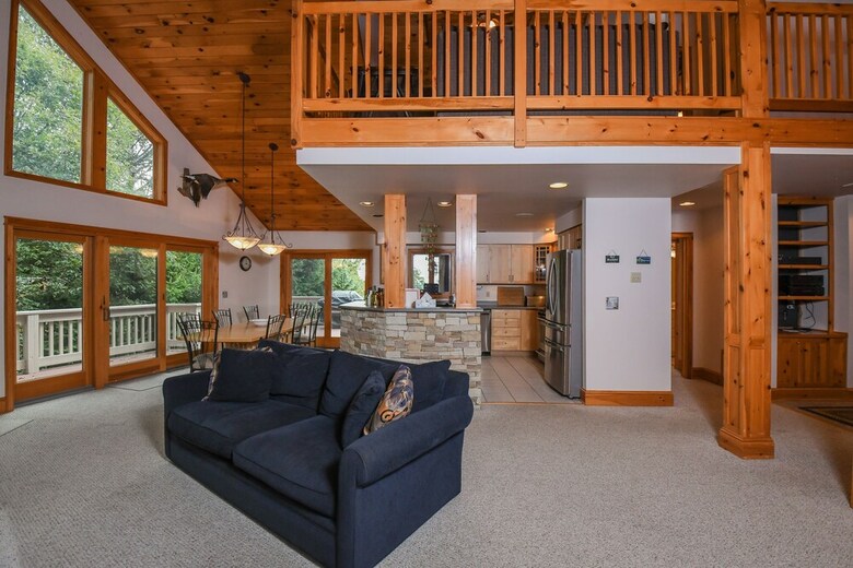 Bluebird Daze 4 Bedroom House