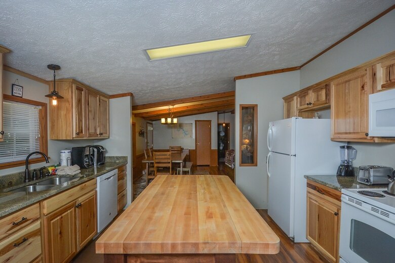 Knotty Pines 3 Bedroom House