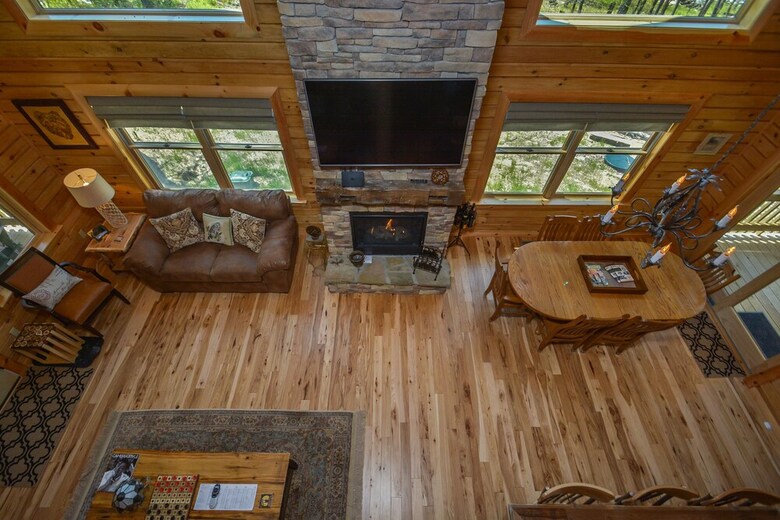 Log Me Inn 5 Bedroom House