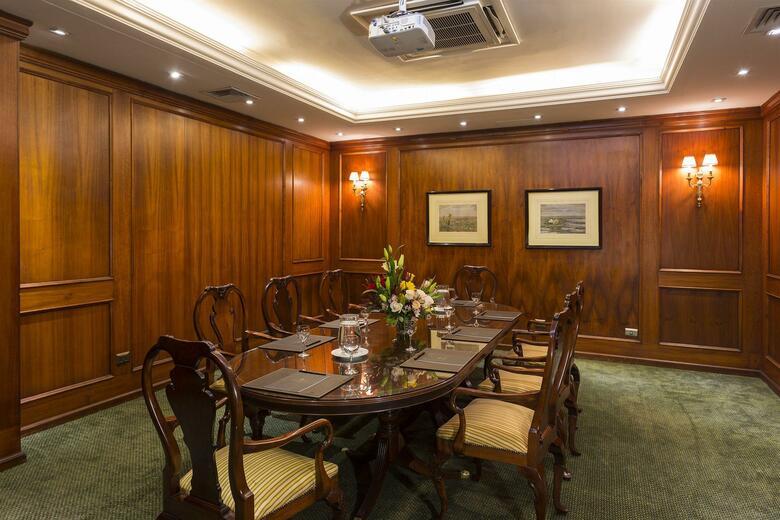 Hotel Santiago Park Plaza