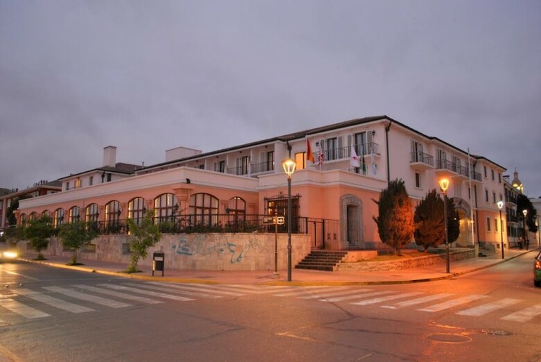 Hotel Francisco De Aguirre