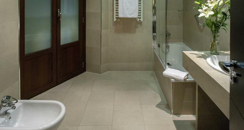 Hotel NH Collection Granada Victoria