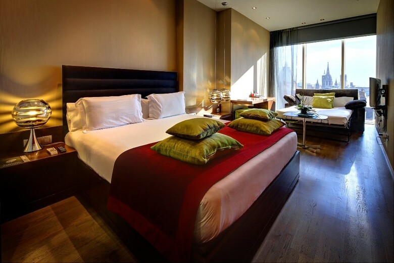 Olivia Plaza Hotel
