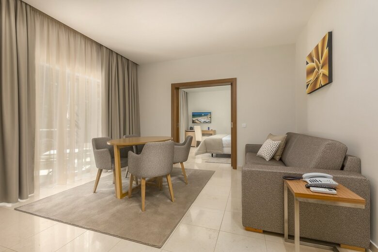Hotel Caneiros Luxury House & Suites