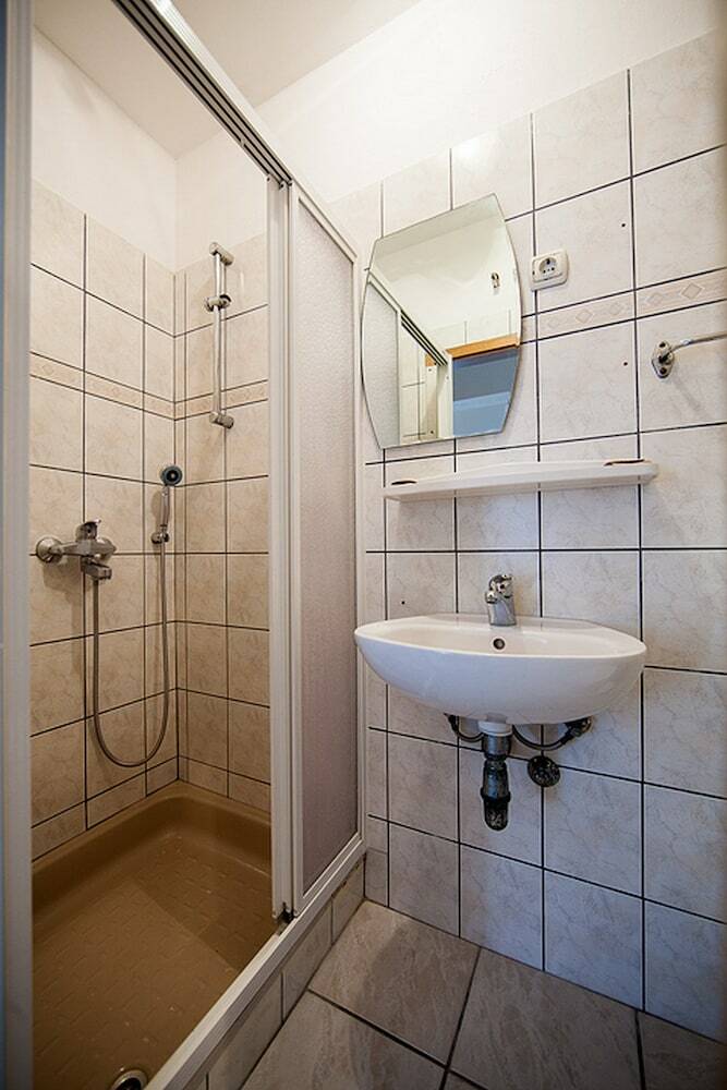Apartments Malo Lago