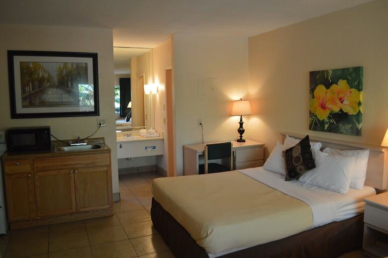Ft. Lauderdale Beach Resort Hotel & Suites
