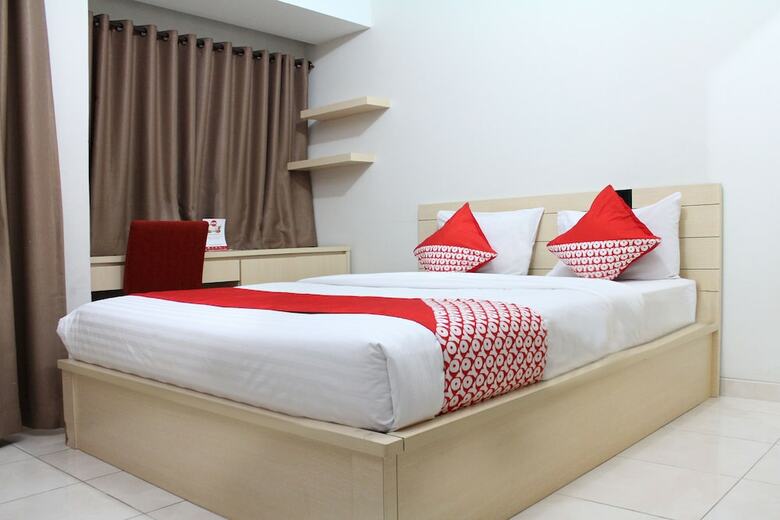 Hostal Oyo 266 Margonda Residence 5
