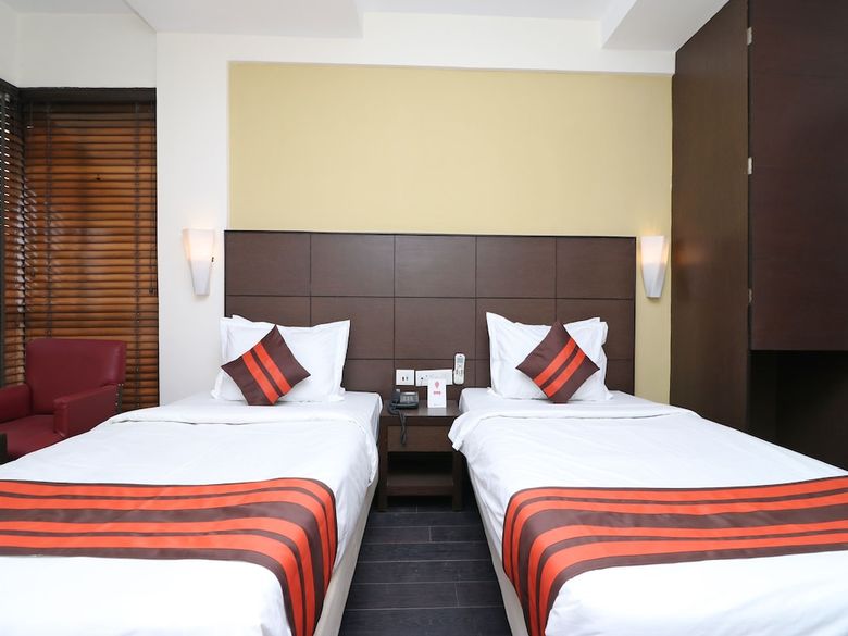Apartamentos Oyo 24067 Hotel Royal Paradise