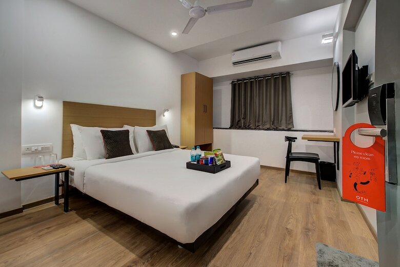 Hotel Oyo Townhouse 046 Khar West Station