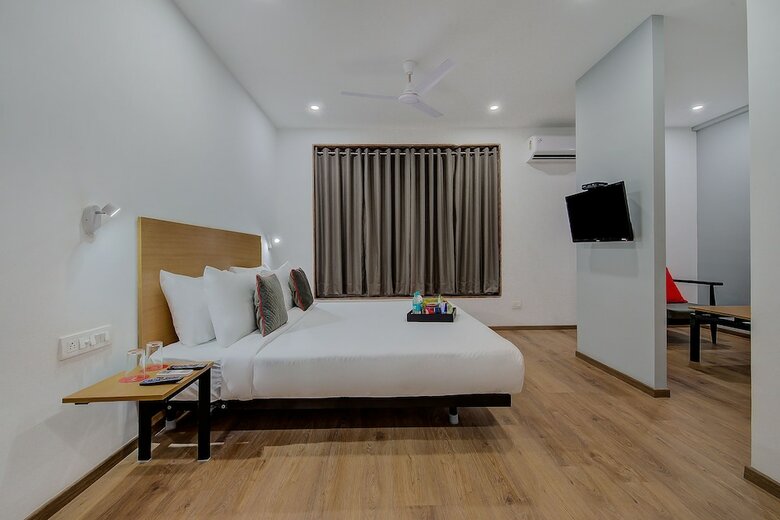 Hotel Oyo Townhouse 046 Khar West Station