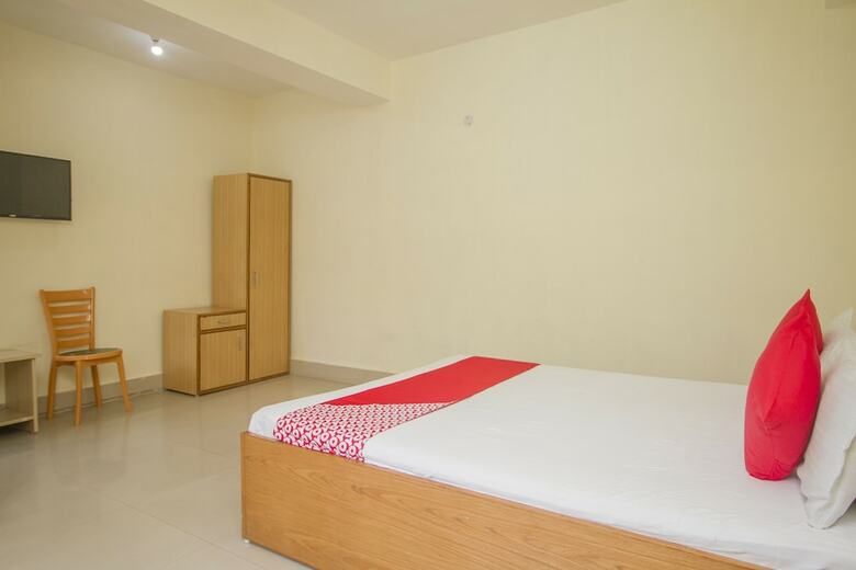 Oyo 14425 Hotel Shade