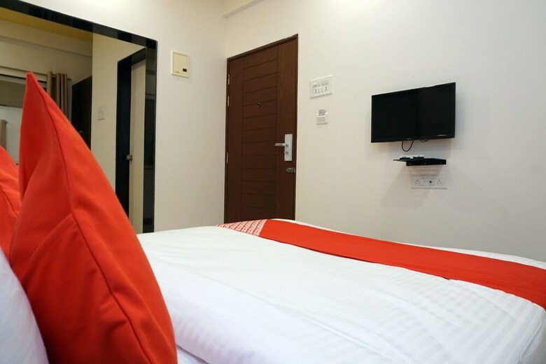Hotel Oyo 22963 White Castle Heritage