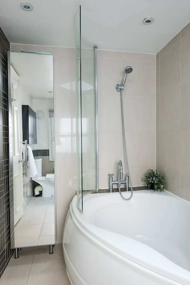 2 Bedroom Apartment In Nottinghill