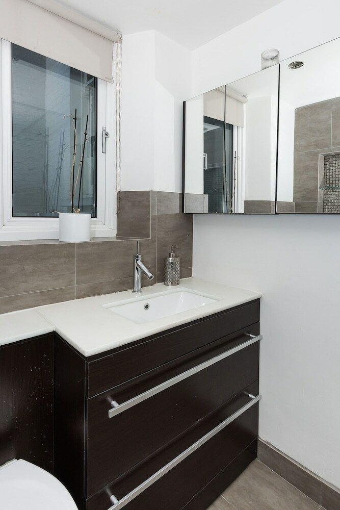 2 Bedroom Apartment In Nottinghill