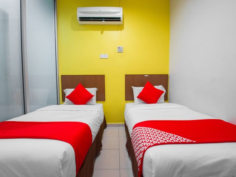 Oyo 582 Hotel Walk Inn