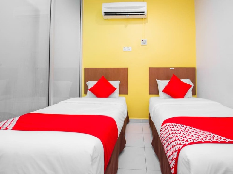 Oyo 582 Hotel Walk Inn