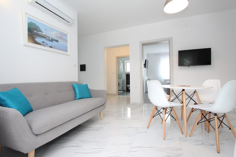 Apartment Karlo 1
